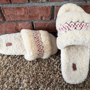 UGG Women’s Cozetta Braid Slippers size 9